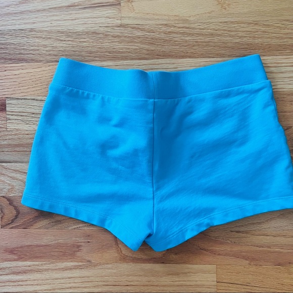 3/$25.00 🛍 H&M jersey shorts - Picture 2 of 3